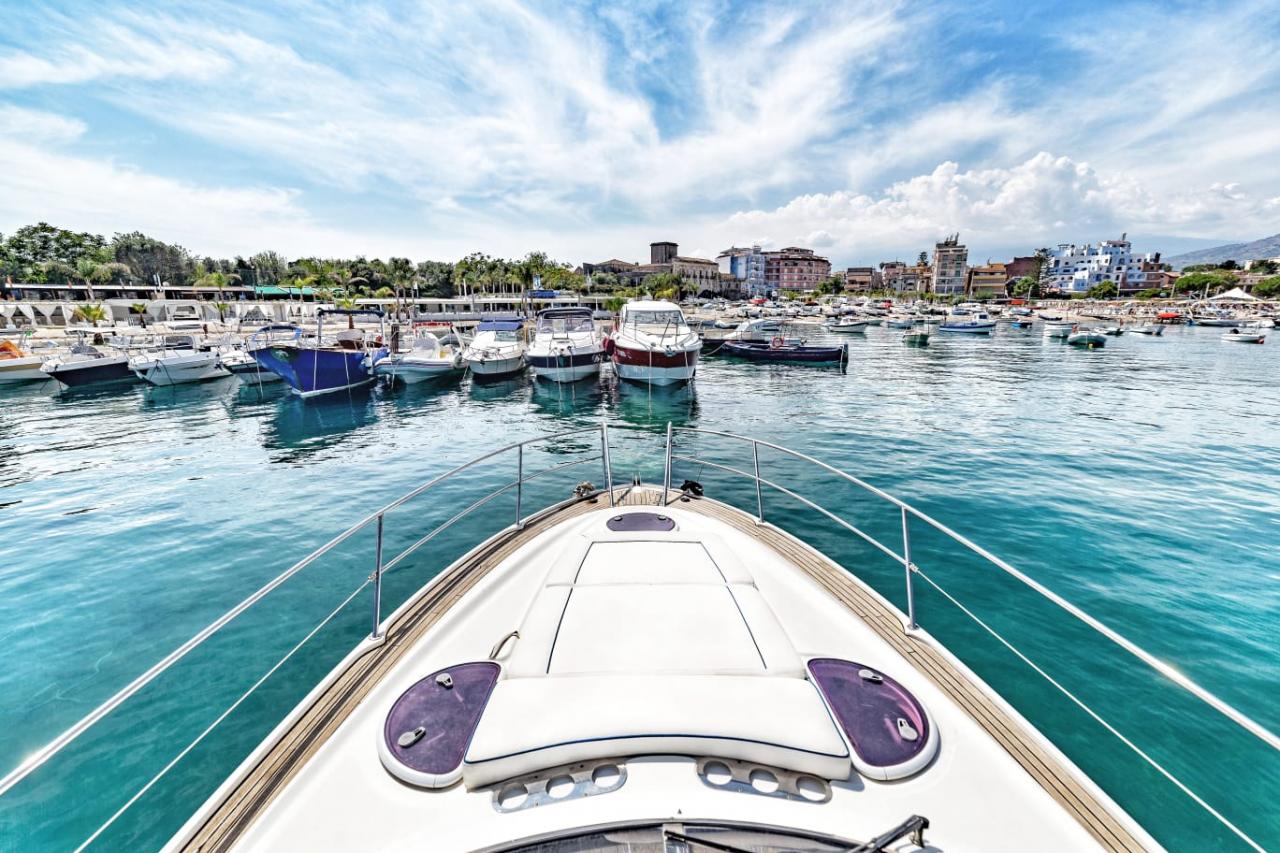 Boat Exclusive, tour in barca a Taormina e Giardini Naxos