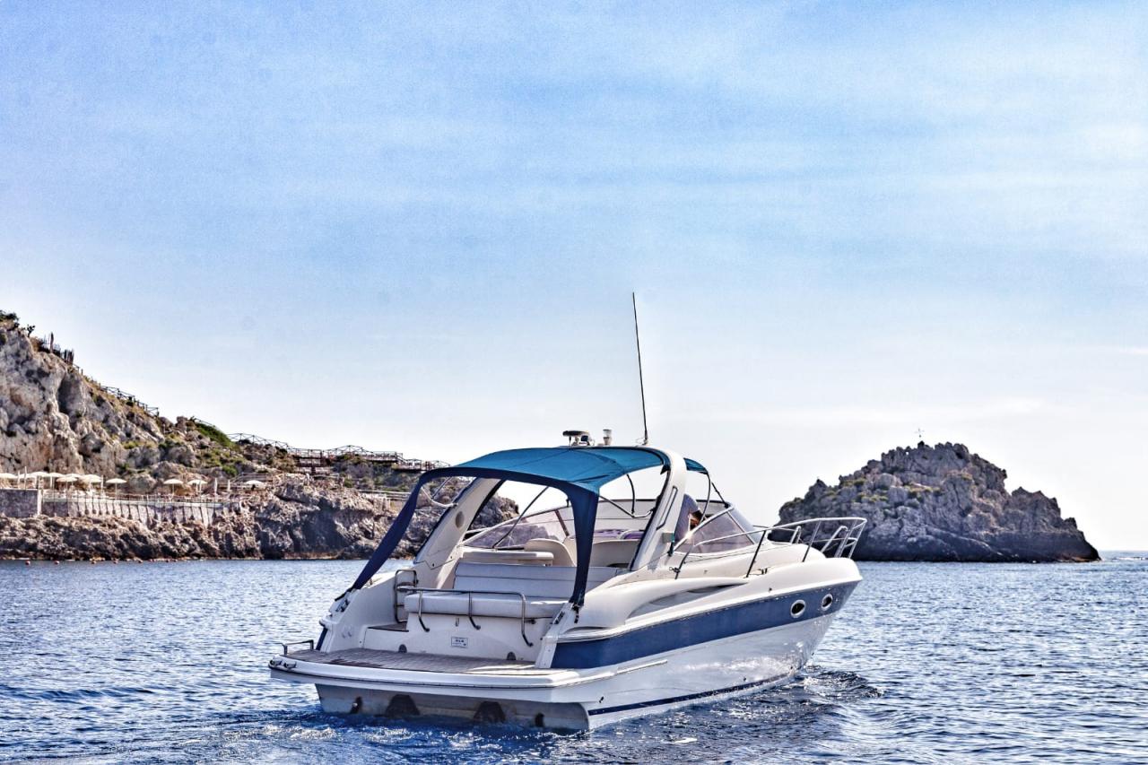 Boat Exclusive, tour in barca a Taormina e Giardini Naxos